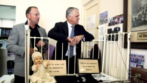 Steve Irons and Malcolm Turnbull at the National Orphanage Museum in 2009.